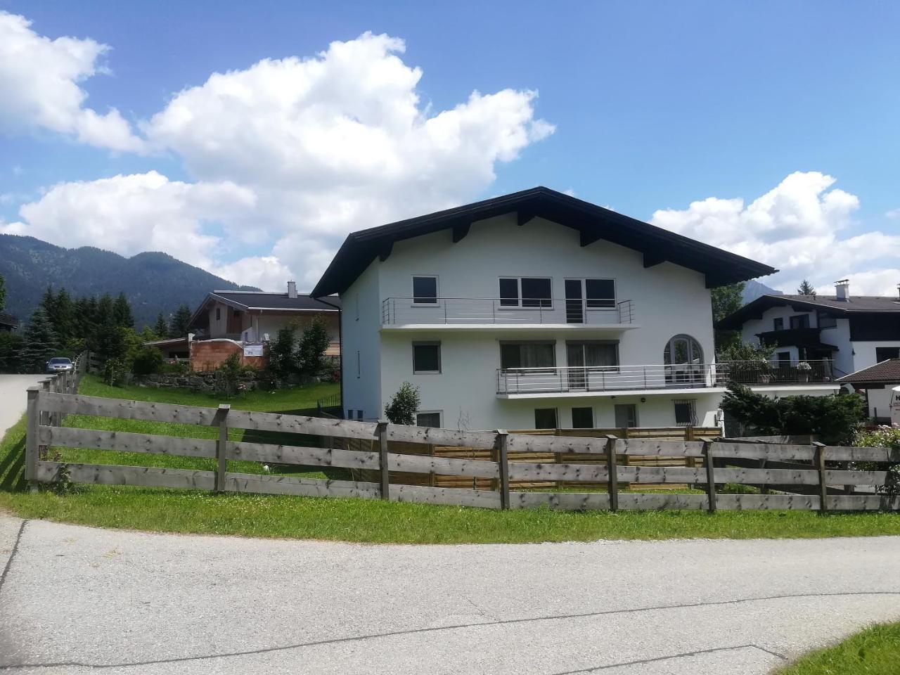Ferienwohnung Brigitte Oberletzen エクステリア 写真